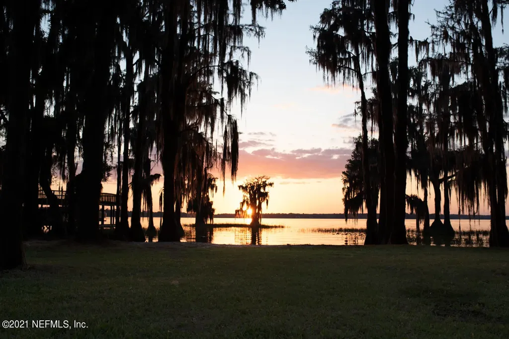 3246 SE County Road 21b Melrose FL 32666