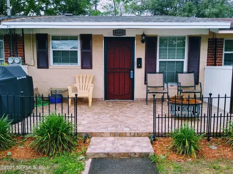 4666 Ken Knight Drive N Jacksonville FL 32209