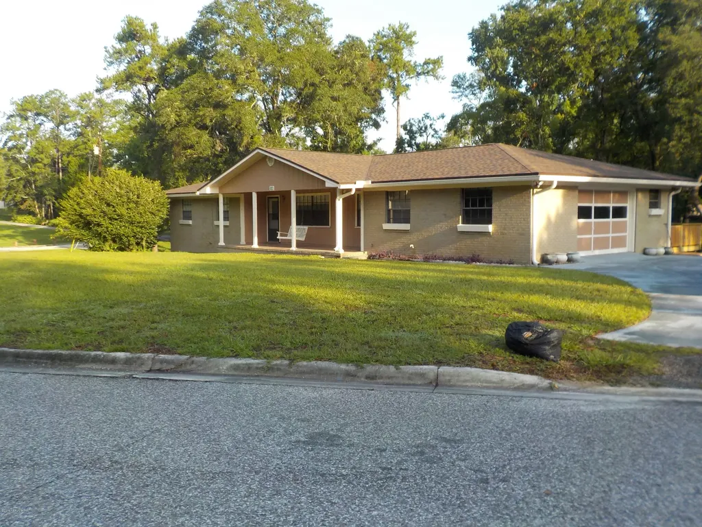 780 Lake Asbury Drive Green Cove Springs FL 32043