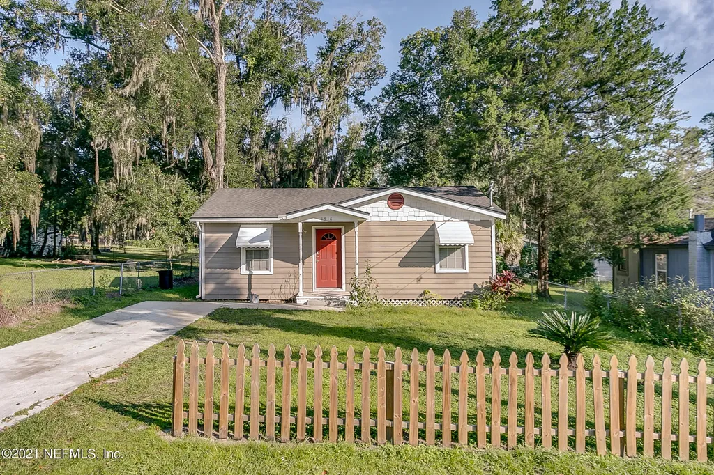 1518 Walnut Street Green Cove Springs FL 32043