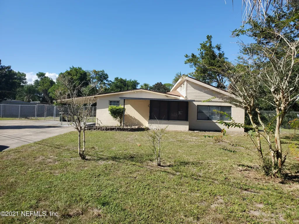 715 Plaza Atlantic Beach FL 32233