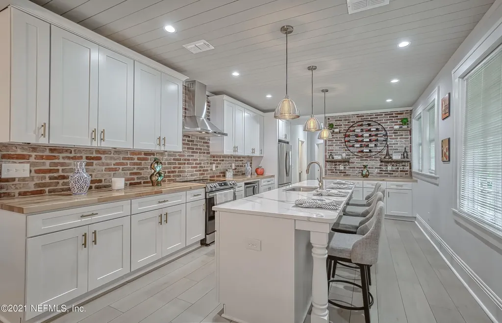 2023 Dellwood Avenue Jacksonville FL 32204