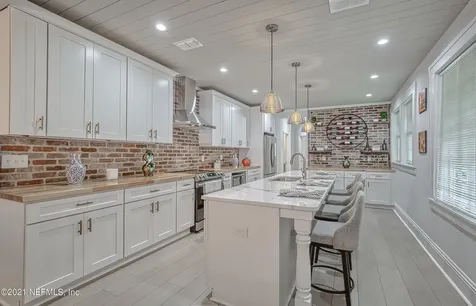 2023 Dellwood Avenue Jacksonville FL 32204