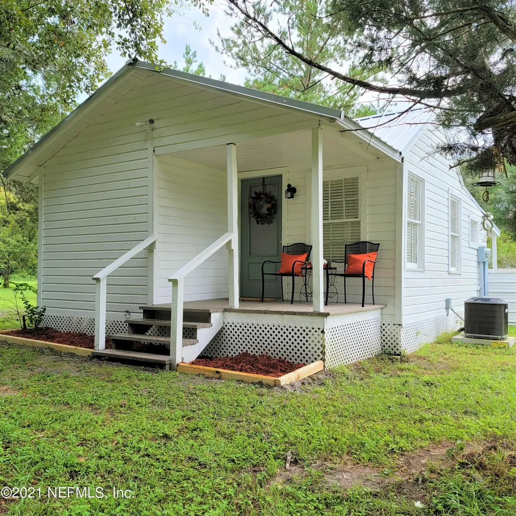 283 SE Douglas Road Lulu FL 32061