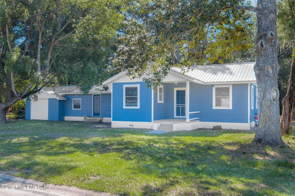2421 Carr Street Palatka FL 32177