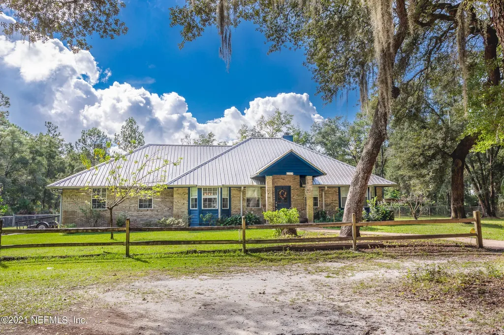 105 Roberts Court Palatka FL 32177