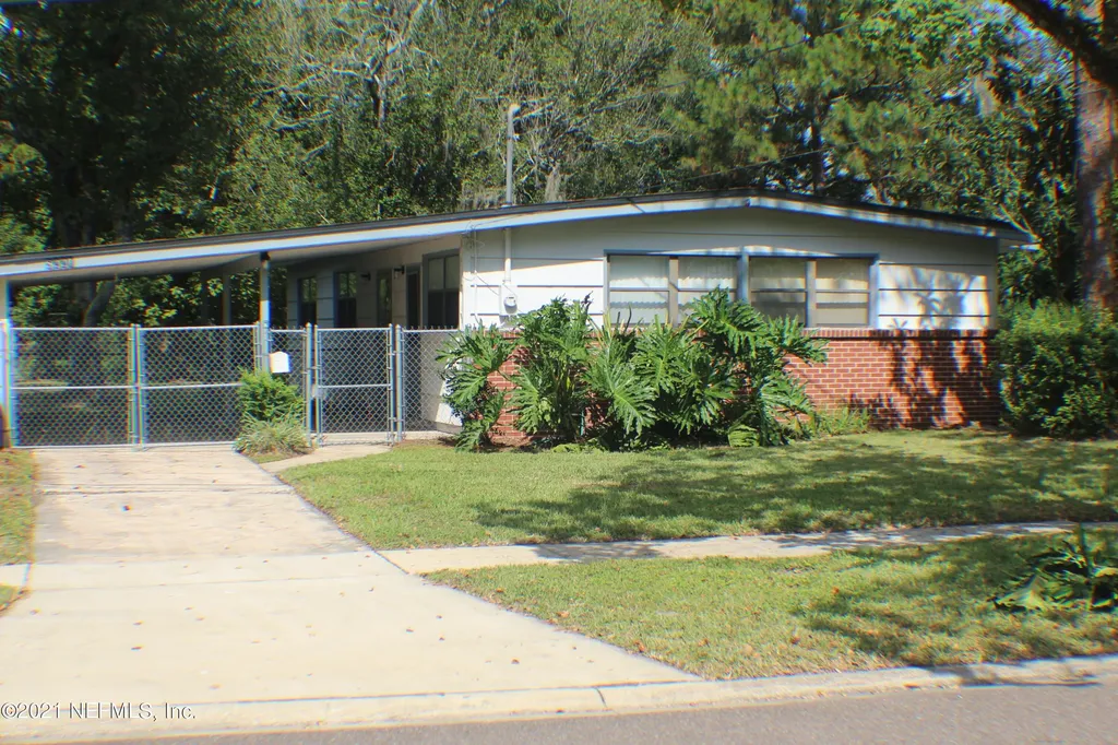 5221 Santa Monica Boulevard N Jacksonville FL 32207