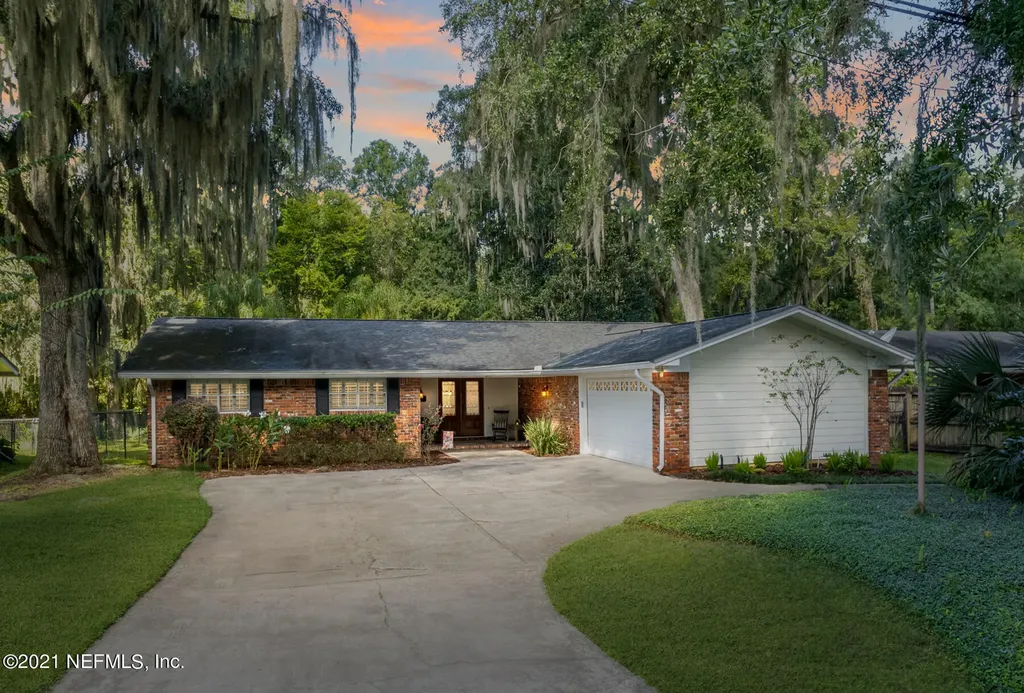 8484 Philrose Drive W Jacksonville FL 32217