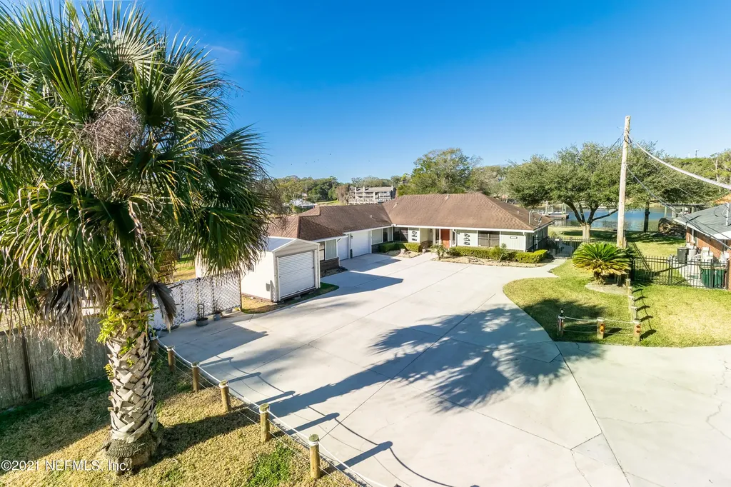 6200 Creetown Drive Jacksonville FL 32216