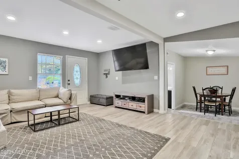 6632 Ortolan Avenue Jacksonville FL 32216