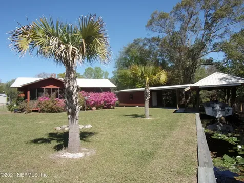 120 Breezewood Circle San Mateo FL 32187