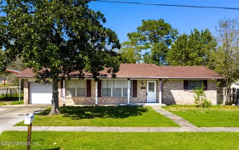 7437 Deepwood Drive N Jacksonville FL 32244