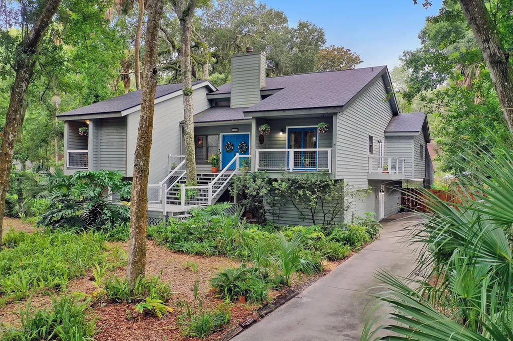 1908 Oak Circle Atlantic Beach FL 32233