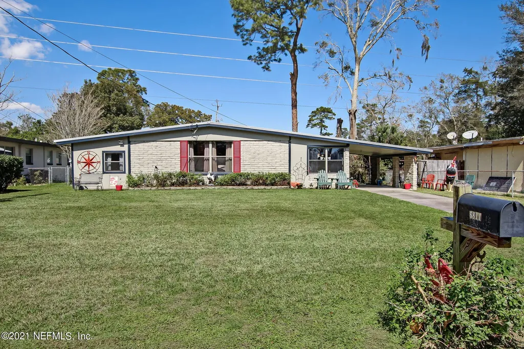 6811 Cherbourg Avenue N Jacksonville FL 32205