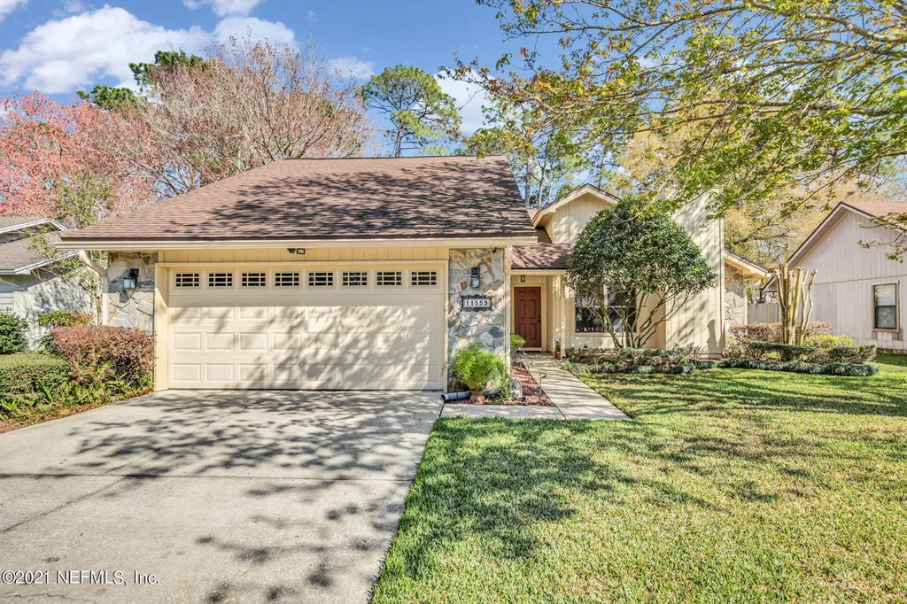 11559 Sweetwater Oaks Drive W Jacksonville FL 32223