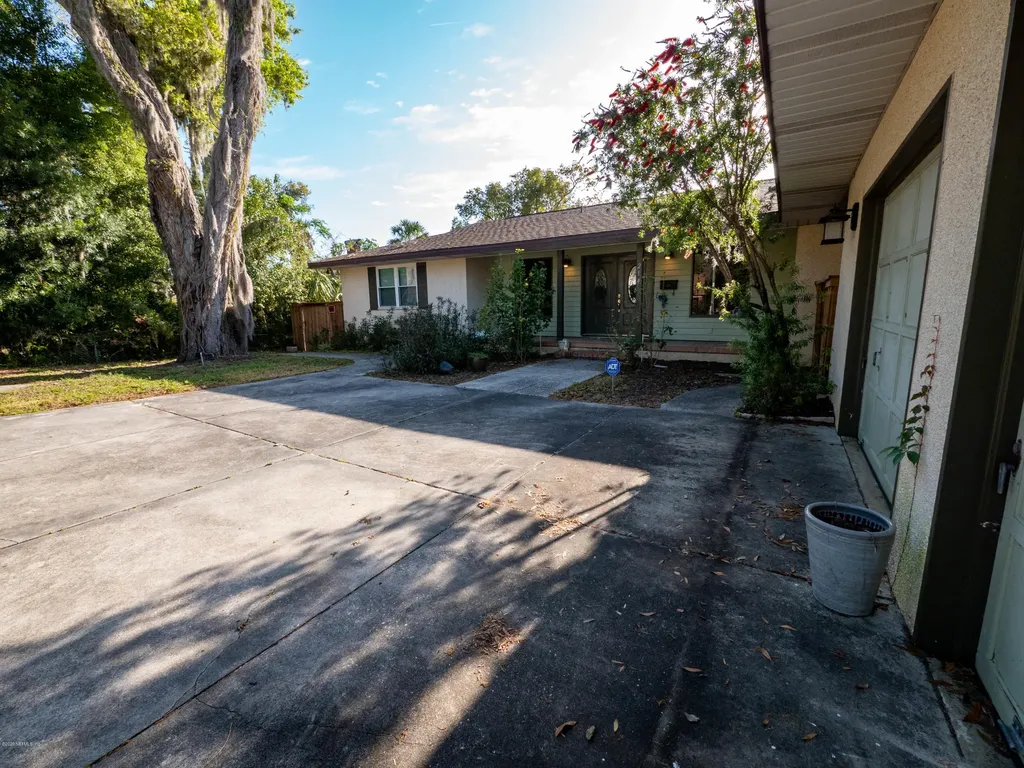 214 River Hills Drive Jacksonville FL 32216