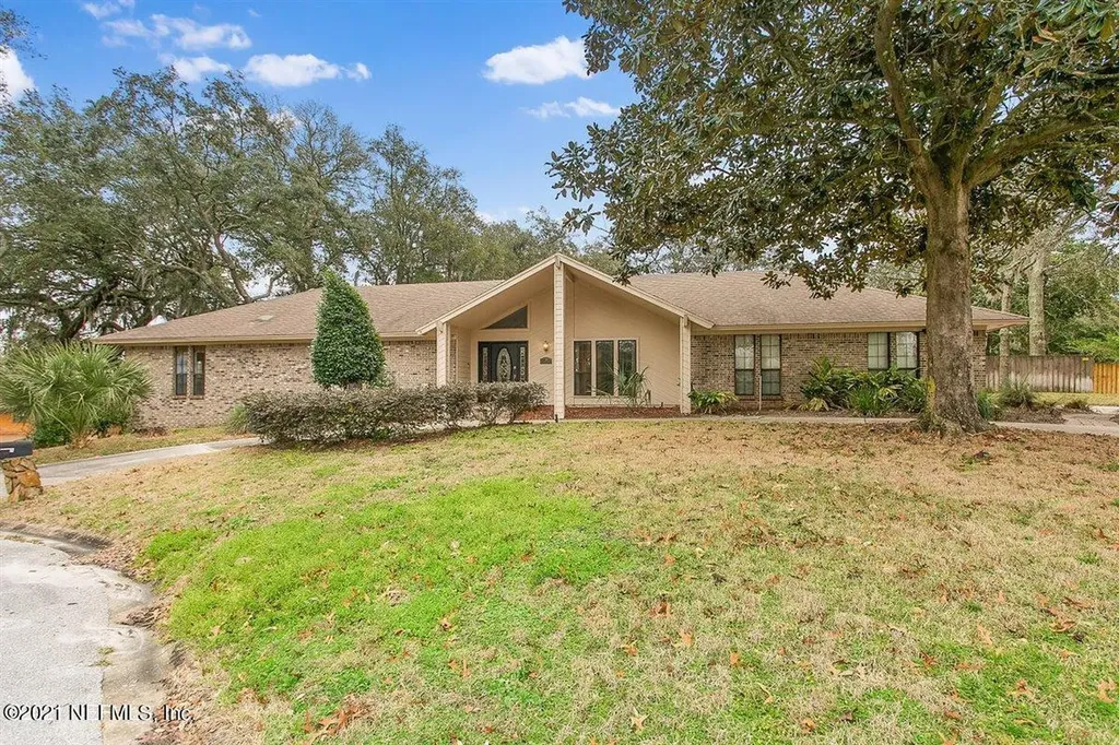 6321 Whispering Oaks Drive W Jacksonville FL 32277