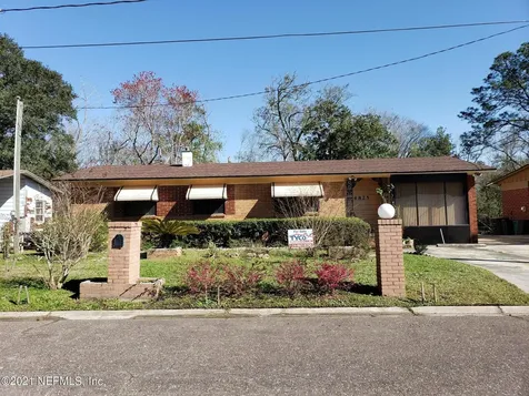 6825 Rhode Island Drive E Jacksonville FL 32209