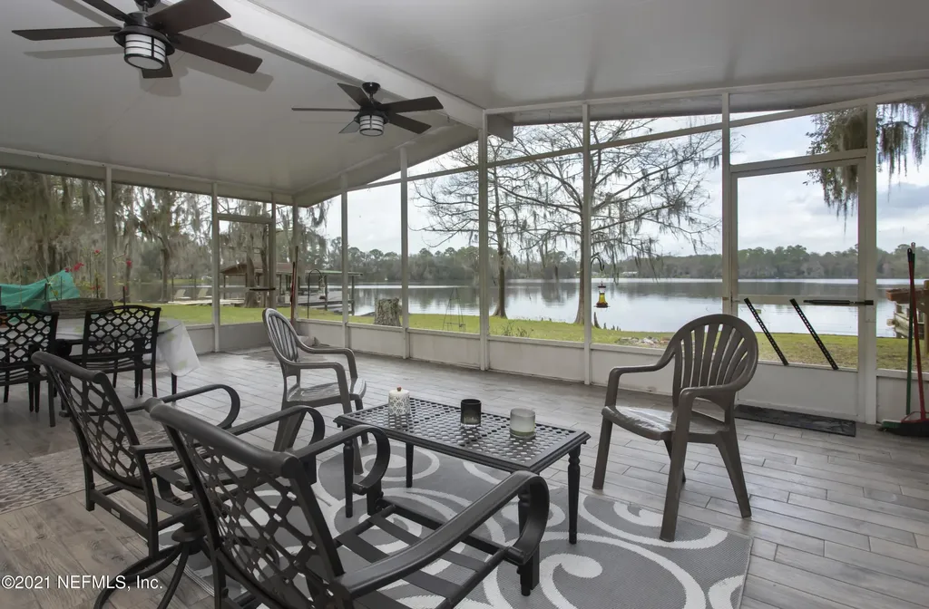 256 Old Woods Road Interlachen FL 32148