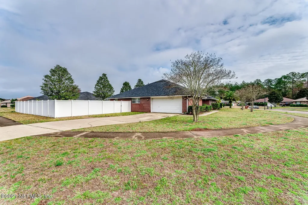 1340 Mcgirts Creek Drive E Jacksonville FL 32221