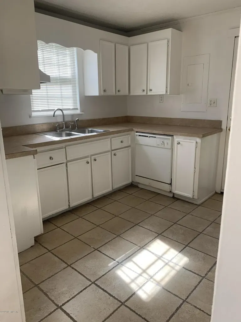 10232 Oakridge Street Jacksonville FL 32218