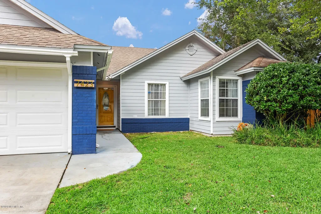 7423 Amandas Crossing Drive N Jacksonville FL 32244