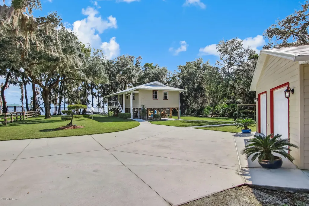 364 Crescent Lake Shore Drive Crescent City FL 32112