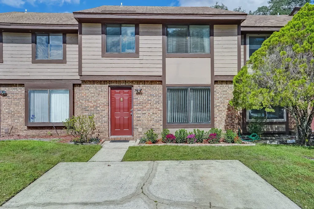 7037 Prestwick Circle N Jacksonville FL 32244