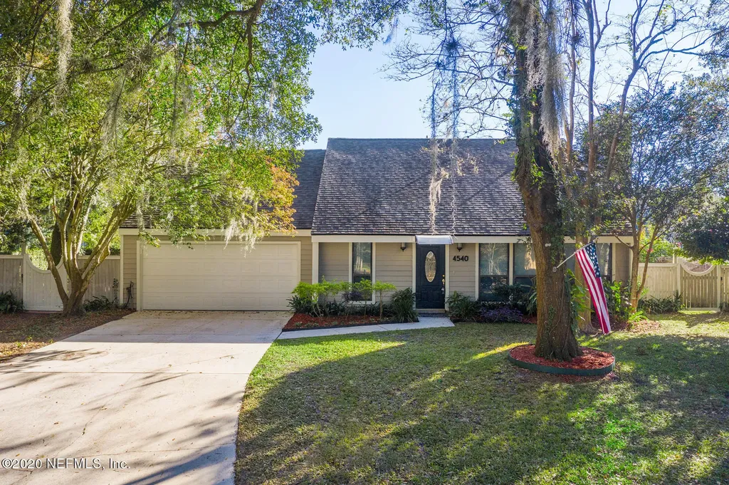 4540 Carolyn Cove Lane N Jacksonville FL 32258