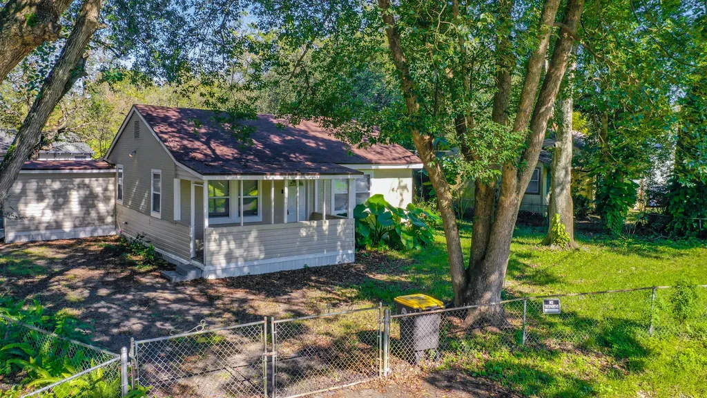 982 Douglas Circle Jacksonville FL 32254