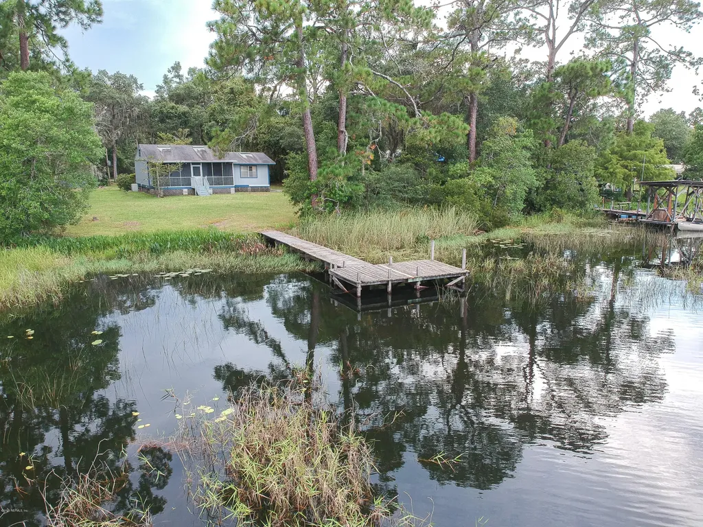596 Higginbotham Lake Road Hawthorne FL 32640