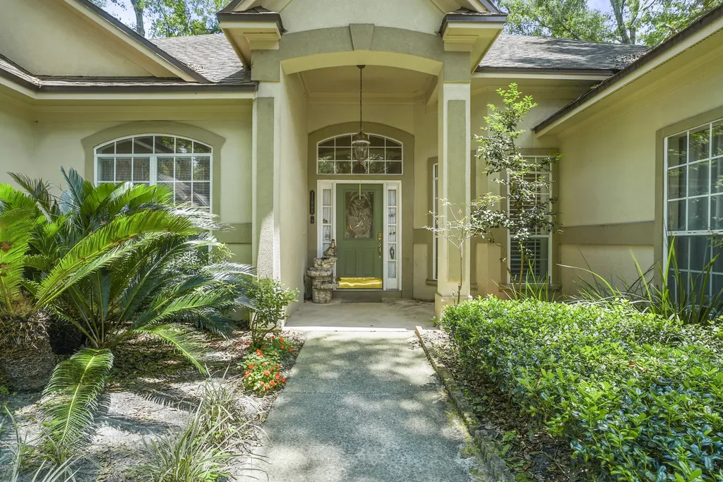 11889 Clearwater Oaks Drive W Jacksonville FL 32223