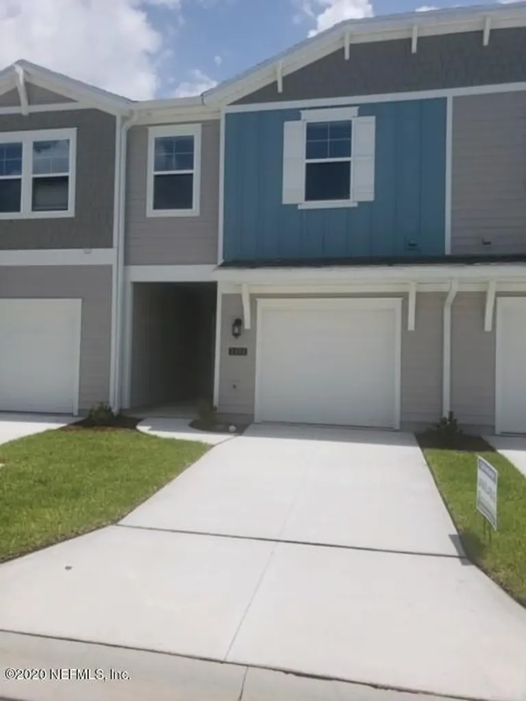 1327 Salt Ridge Avenue Jacksonville FL 32218