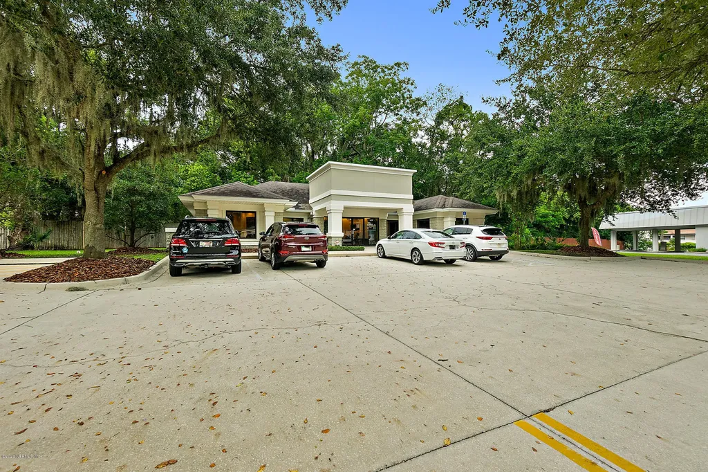 6129 Atlantic Boulevard Jacksonville FL 32211