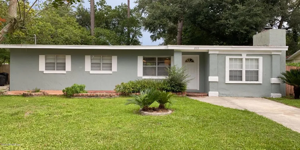 2915 Brackridge Boulevard W Jacksonville FL 32216