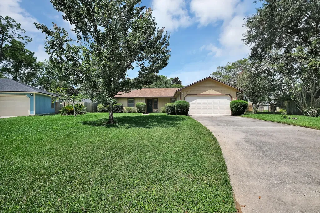 10028 Elmbrook Circle Jacksonville FL 32257