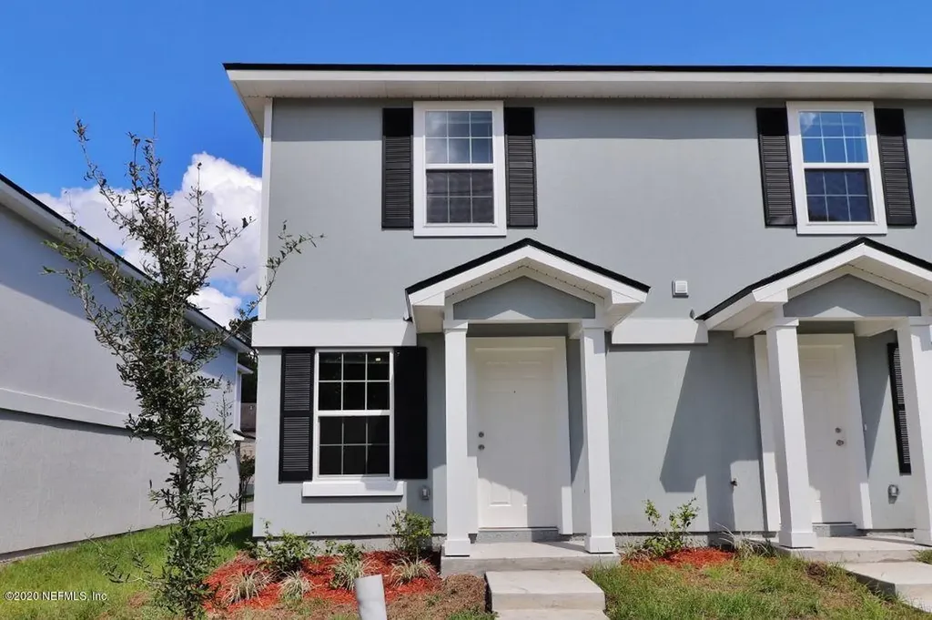 8464 Mcgirts Village Lane Jacksonville FL 32210
