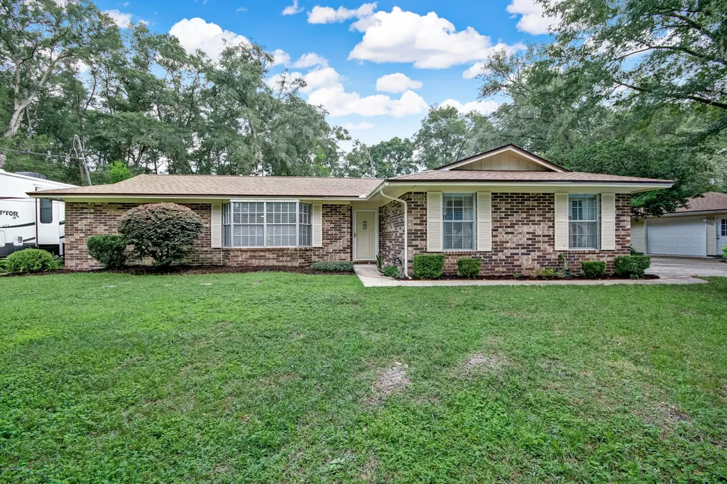 822 Branscomb Road Green Cove Springs FL 32043