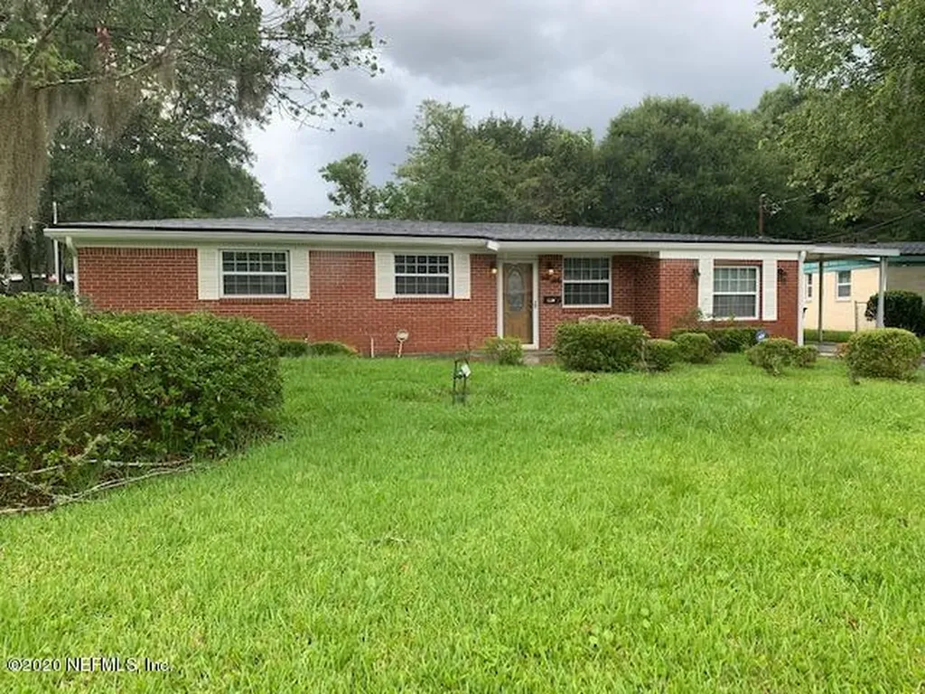 5226 Locksley Avenue Jacksonville FL 32208