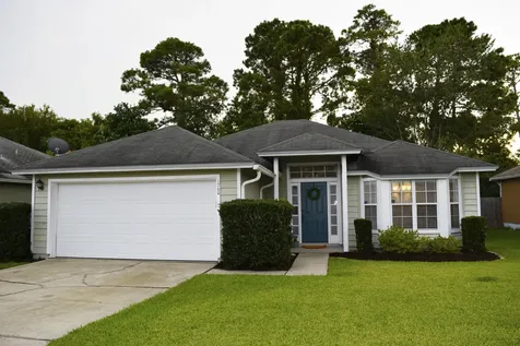 1760 Chandelier Circle W Jacksonville FL 32225