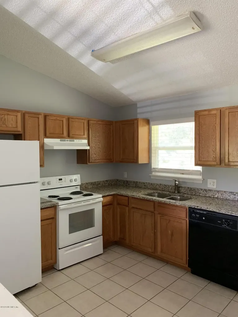 5863 105th Street Jacksonville FL 32244