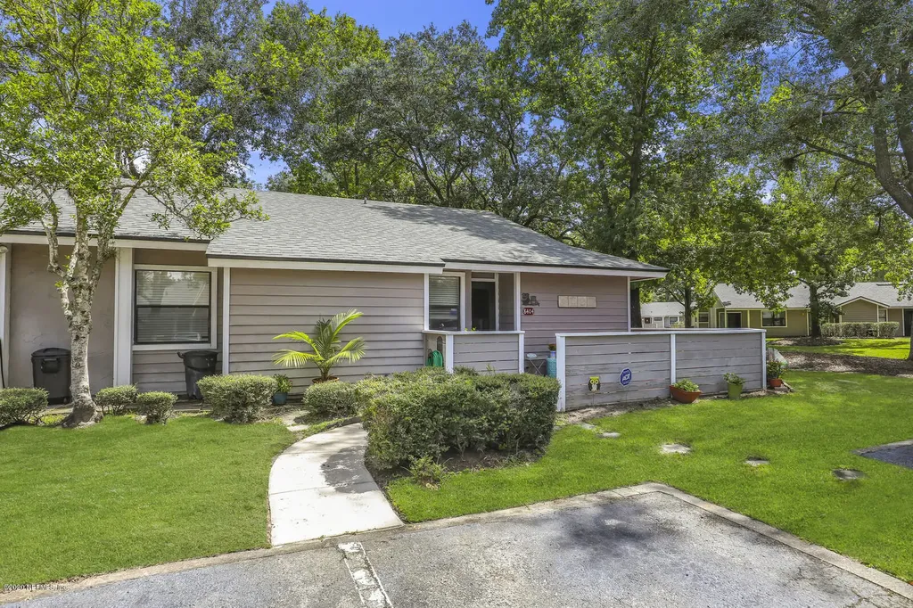 8404 Long Meadow Circle N Jacksonville FL 32244
