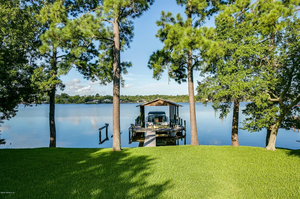5050 Ortega Forest Drive Jacksonville FL 32210
