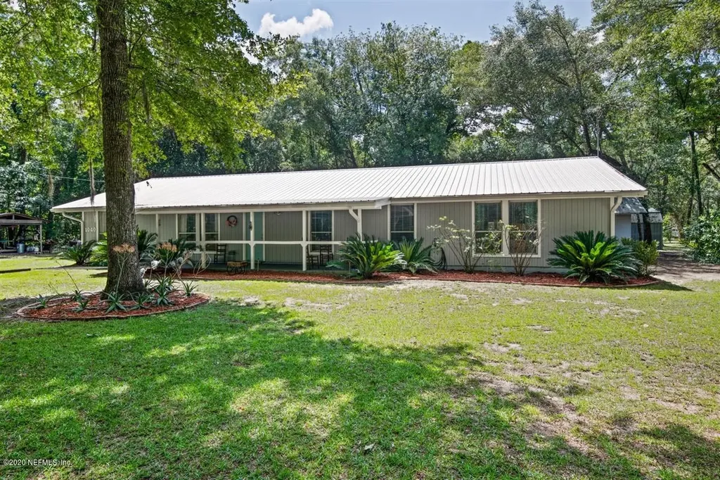 1040 Coral Farms Road Florahome FL 32140