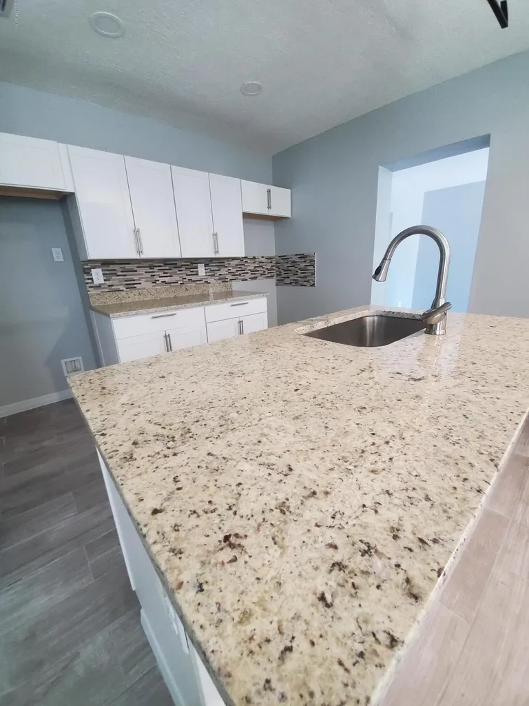 212 W 44th Street Jacksonville FL 32208