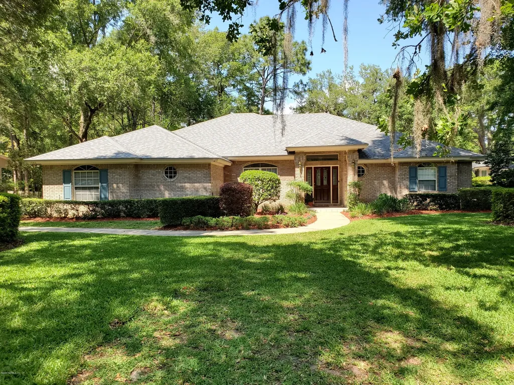 1880 Colonial Drive Green Cove Springs FL 32043
