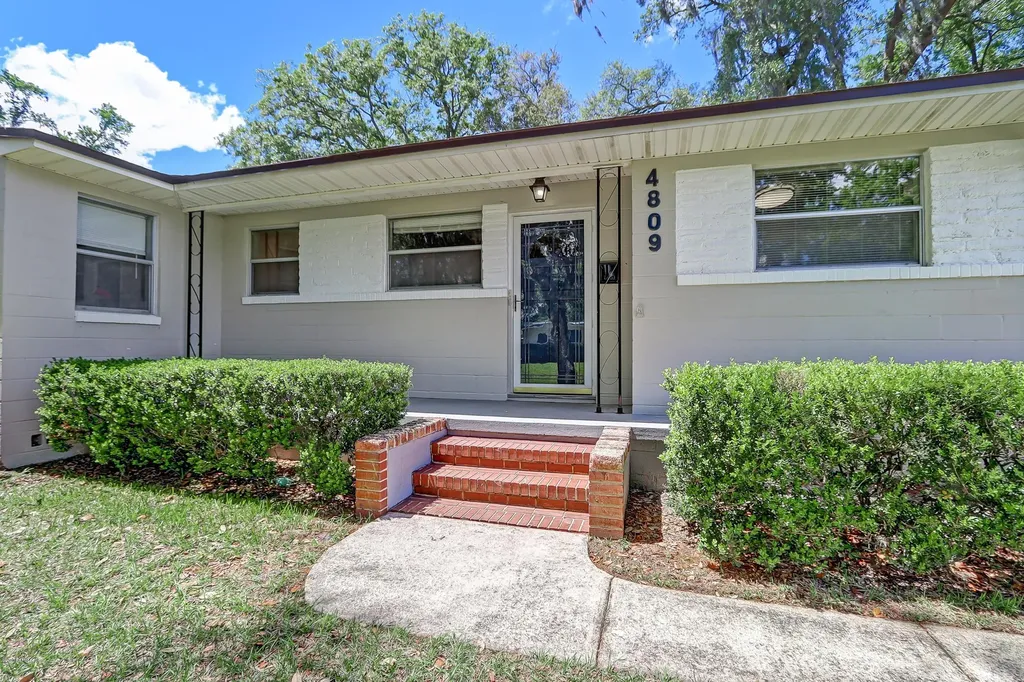 4809 Avent Drive Jacksonville FL 32244