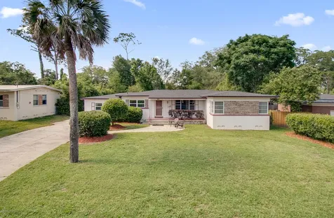 8441 Bordeau Avenue N Jacksonville FL 32211
