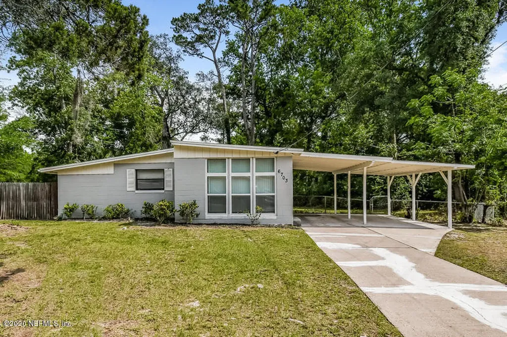 6703 Cherbourg Avenue N Jacksonville FL 32205