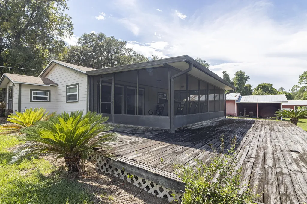 628 Lake Shore Terrace Interlachen FL 32148